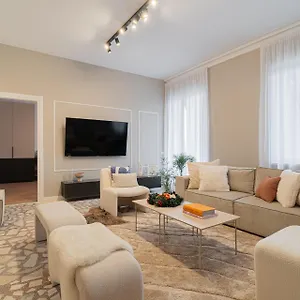 Loggia & Luxe 5br Penthouse In Universitatii Area Bucharest