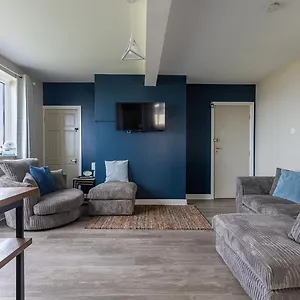 Sea View - First Floor 3 Bed Looking Over North Bridlington